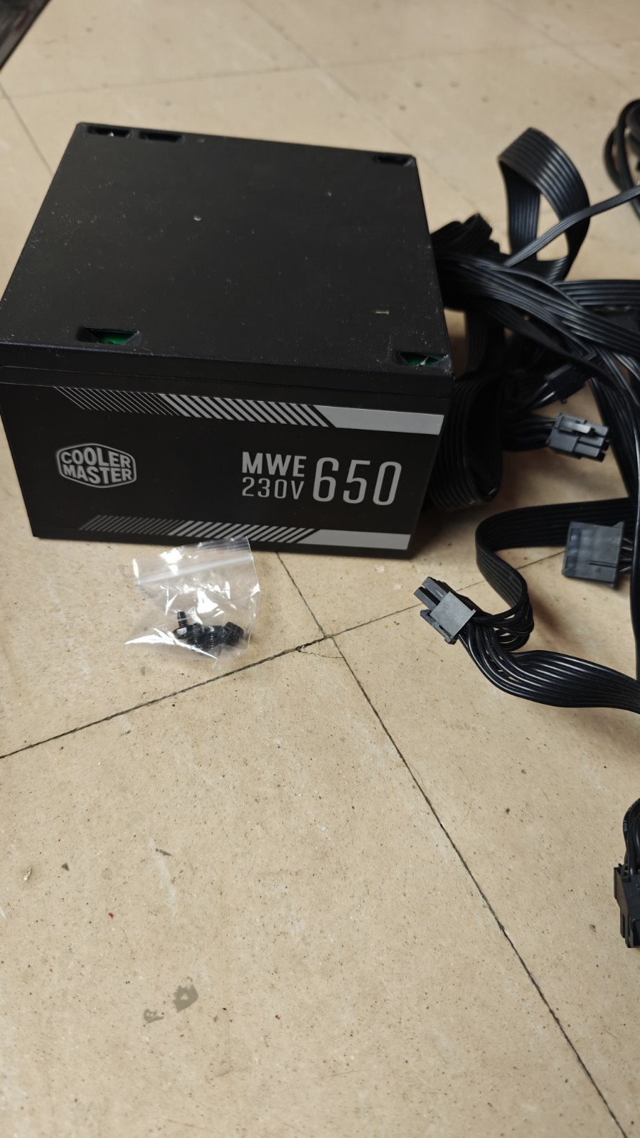 Cooler Master MWE 650 PSU & LVYUAN VTUS-800 Voltage Transformer