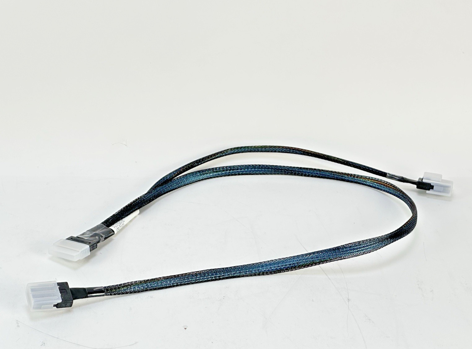 HPE P20849-001 ProLiant DL38x Gen10+/V2 Slim 1x SAS x8 to 2x Mini SAS x4 Cable