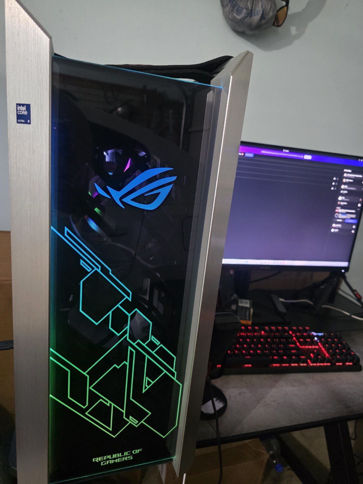 ASUS ROG Helios Gx601 White