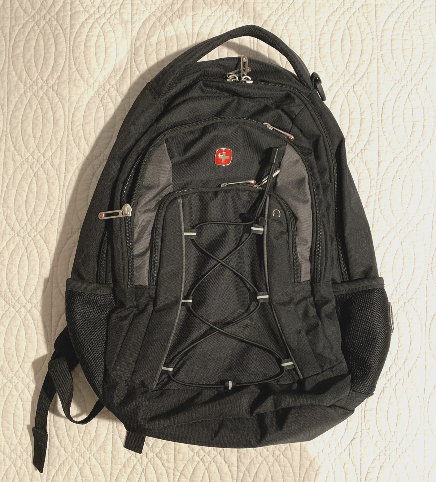 SwissGear 1186 Bungee Backpack, Black/Gray Air Flow Excellent Pre-Owned Cond