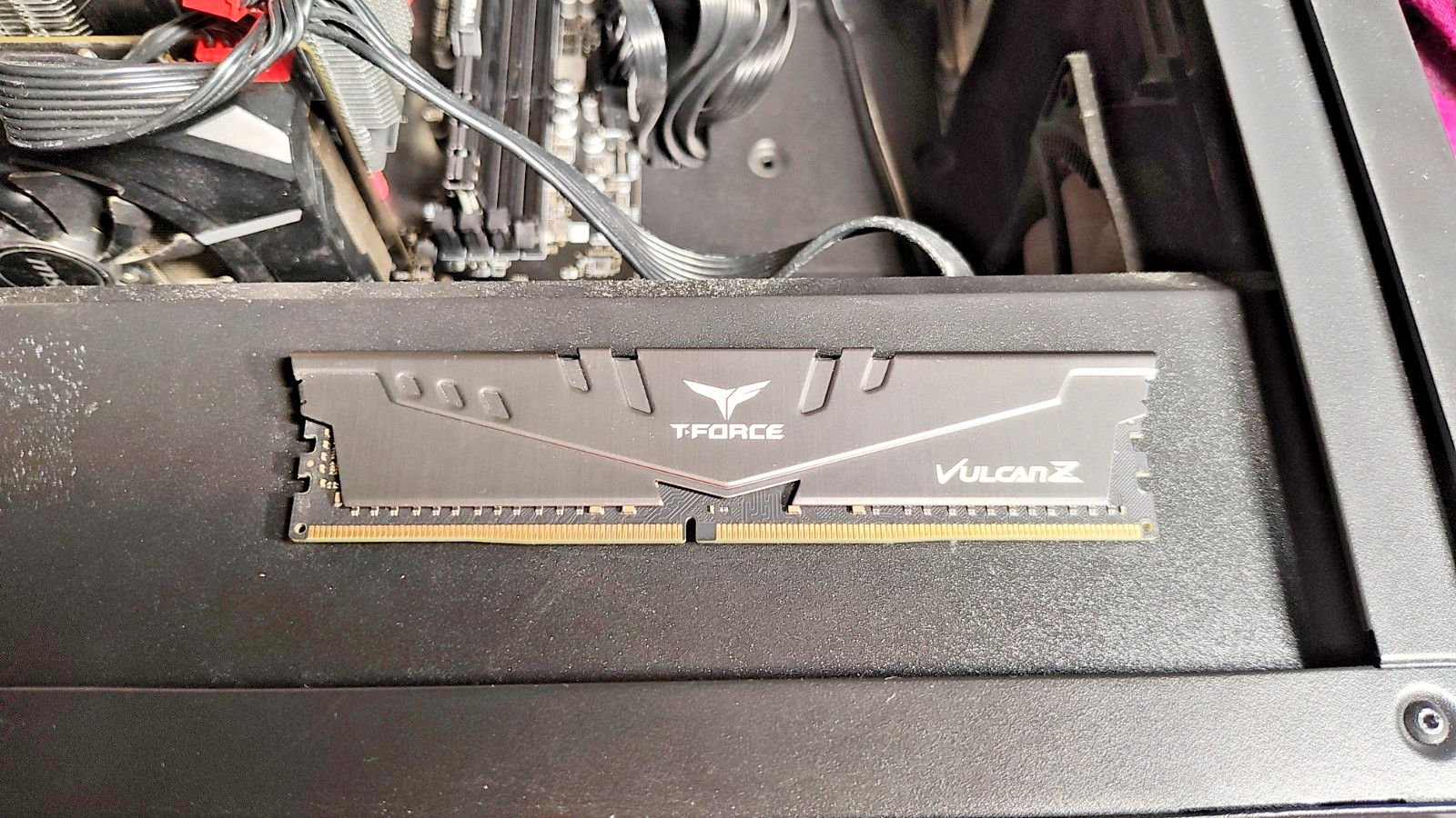TEAMGROUP T-Force Vulcan Z 32GB DDR4 3200 CL16 RAM TLZGD432G3200HC16CBK