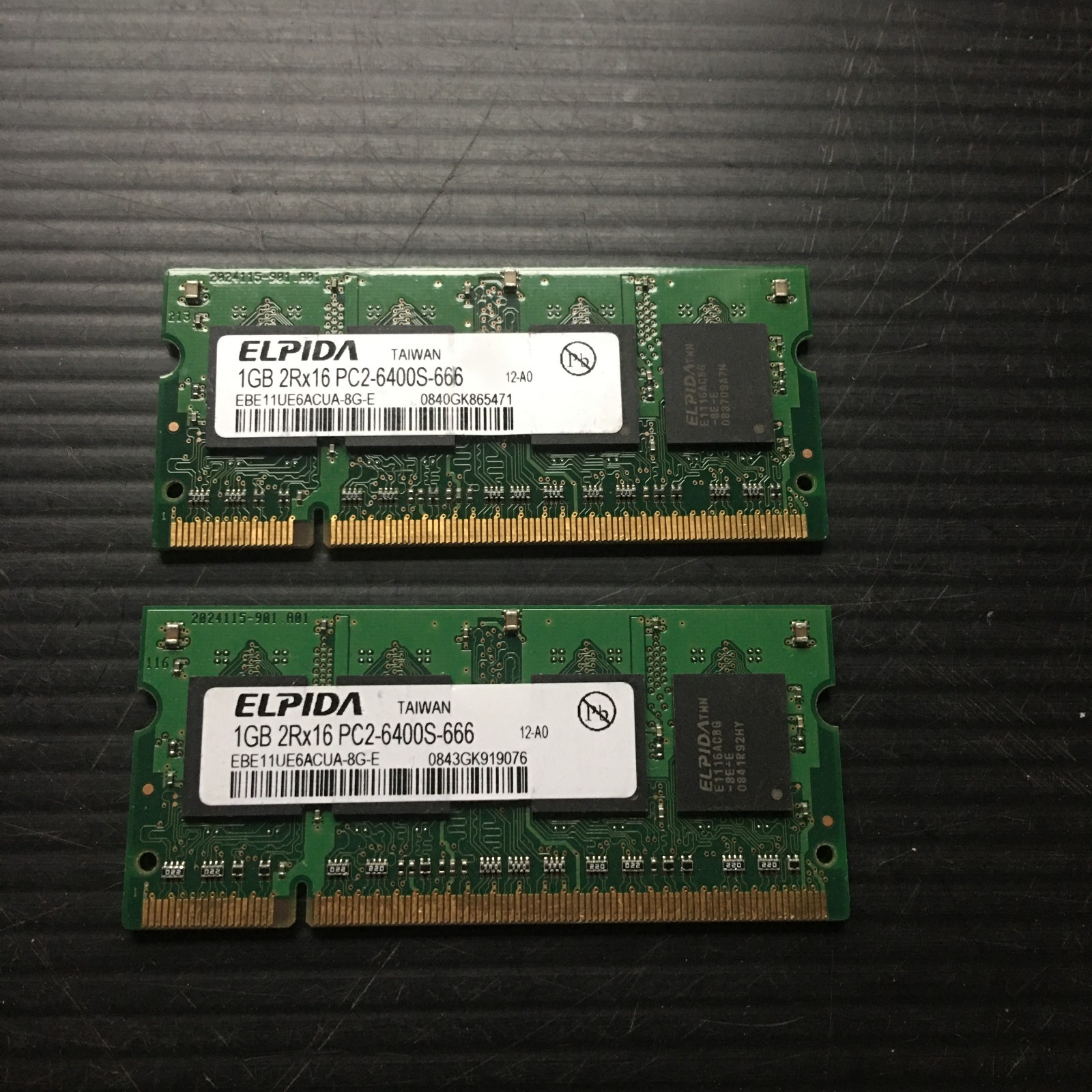 Pair of 1GB Elpida PC2-6400S-666 DDR2 Laptop RAM (EBE11UE6ACUA-8G-E)