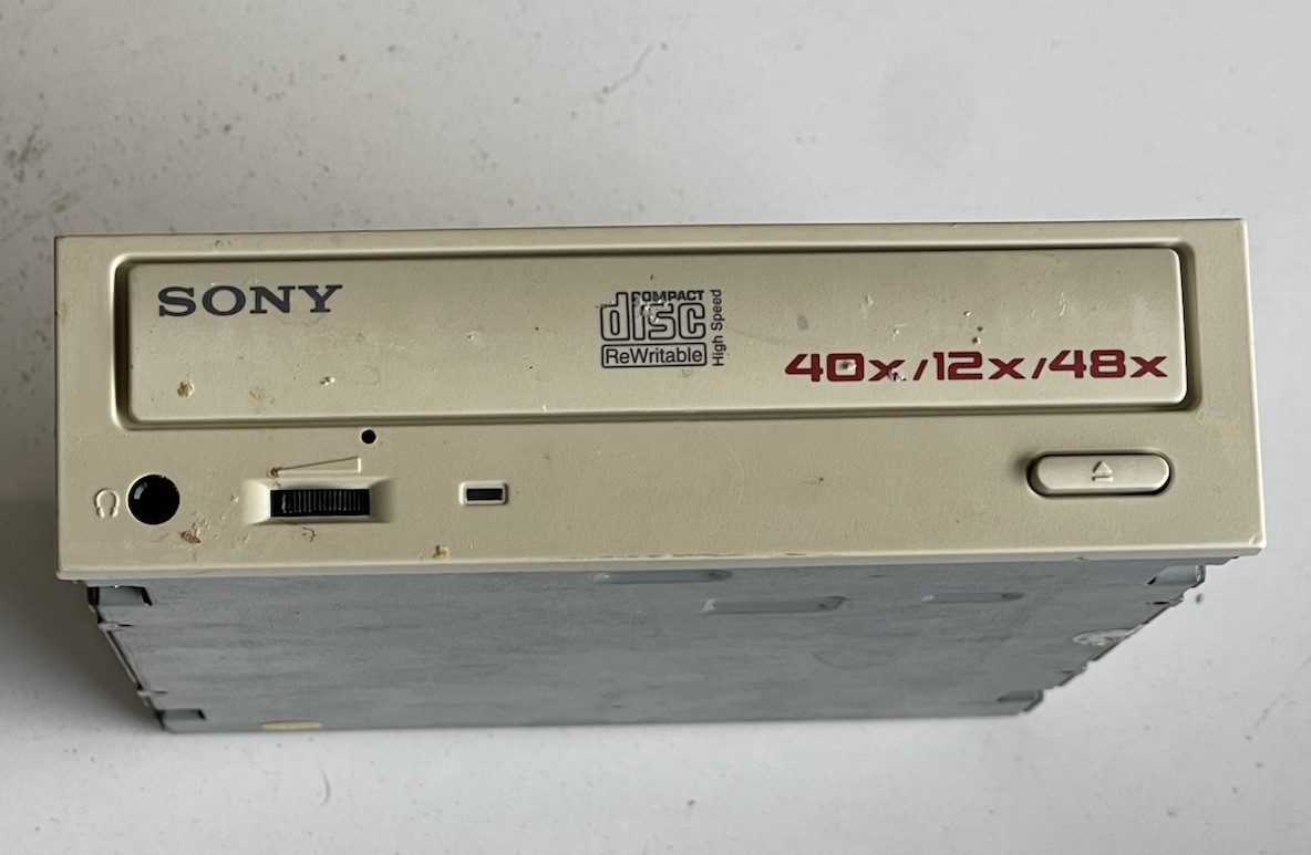 Sony CRX195A1 40x/12x/48x Internal IDE CD-RW Drive Vintage PC Untested