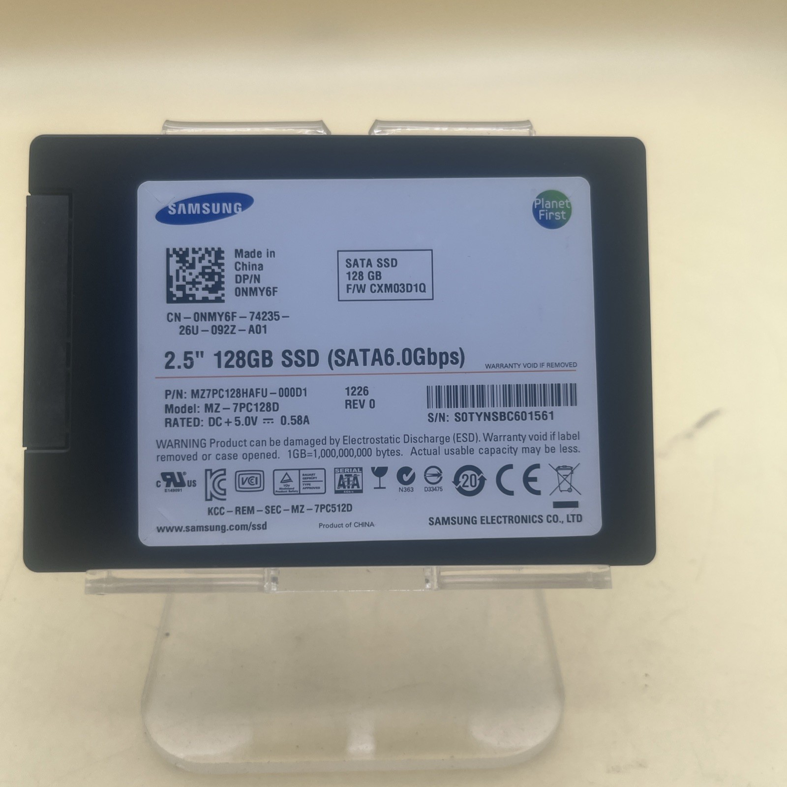 Samsung 830 MZ-7PC128D 128 GB 2.5 in SATA III Solid State Drive