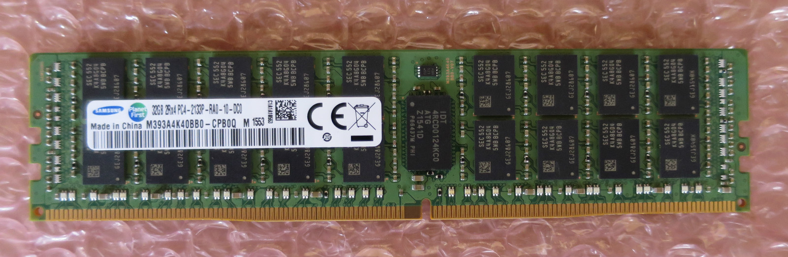NEW Fujitsu Original 32GB (1x32GB) 2Rx4 DDR4-2133 R ECC S26361-F3843-E617