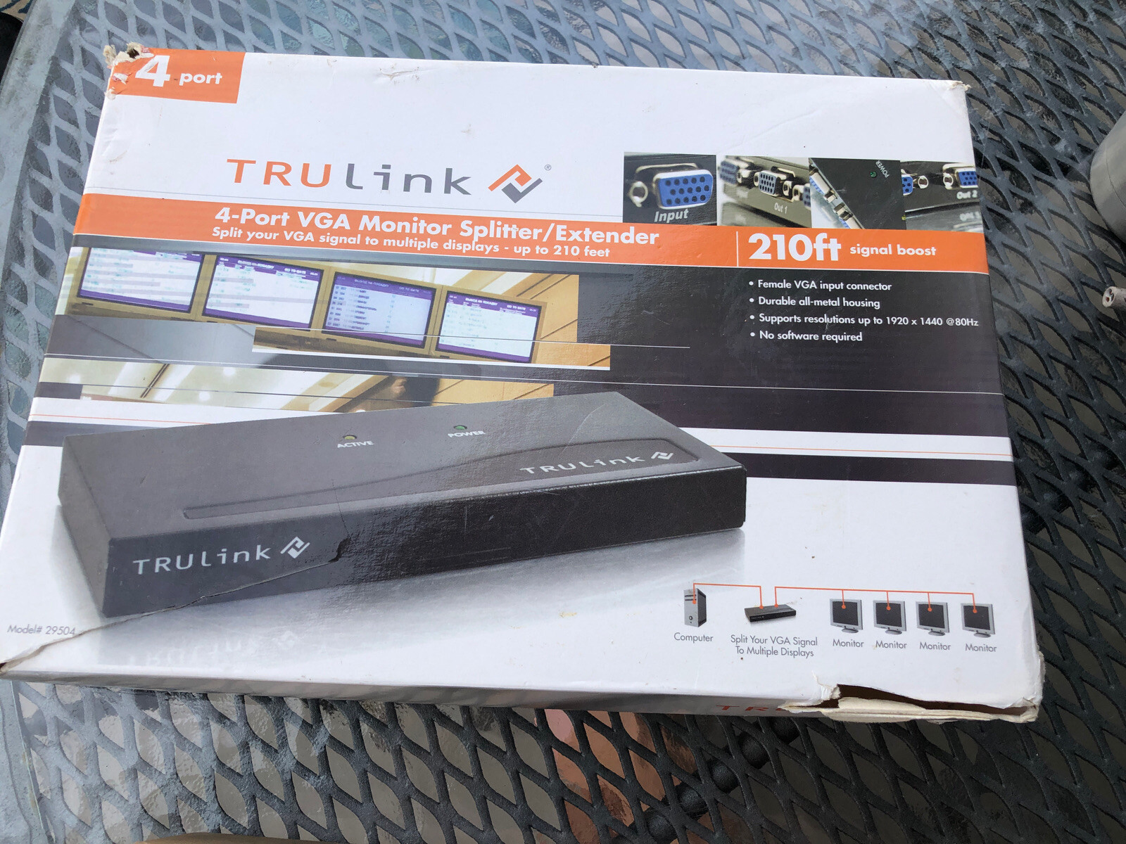 C2G TruLink 4-Port UXGA Monitor Splitter/Extender (Female Input)