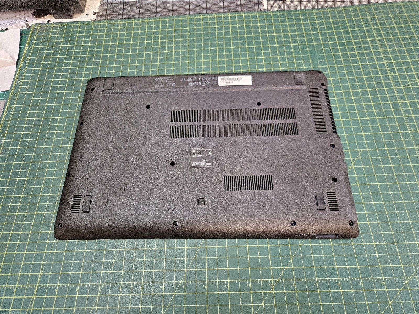 Acer Aspire V15 V5-591G 15.6 Bottom Case Base Cover EAZRY00201A #e359
