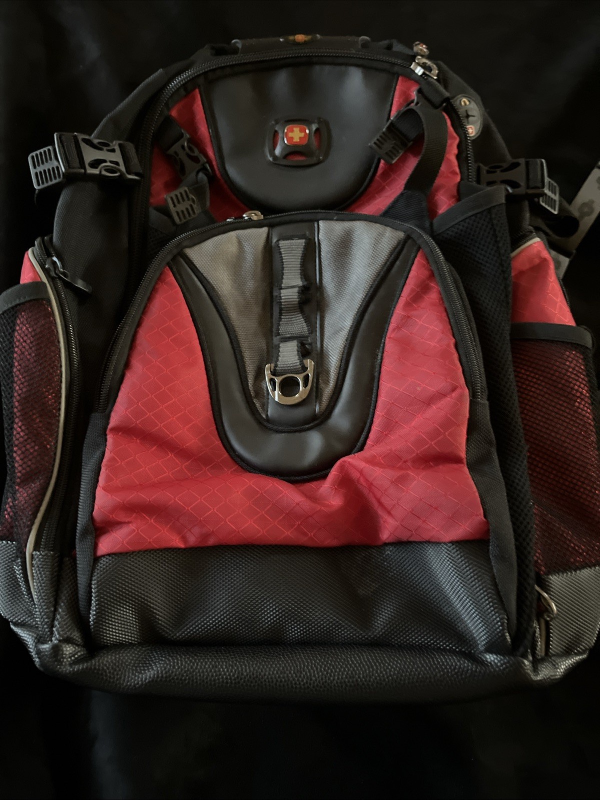 SwissGear By Wenger Maxxum Laptop Backpack Red Black Heavy Duty Travel Excellent