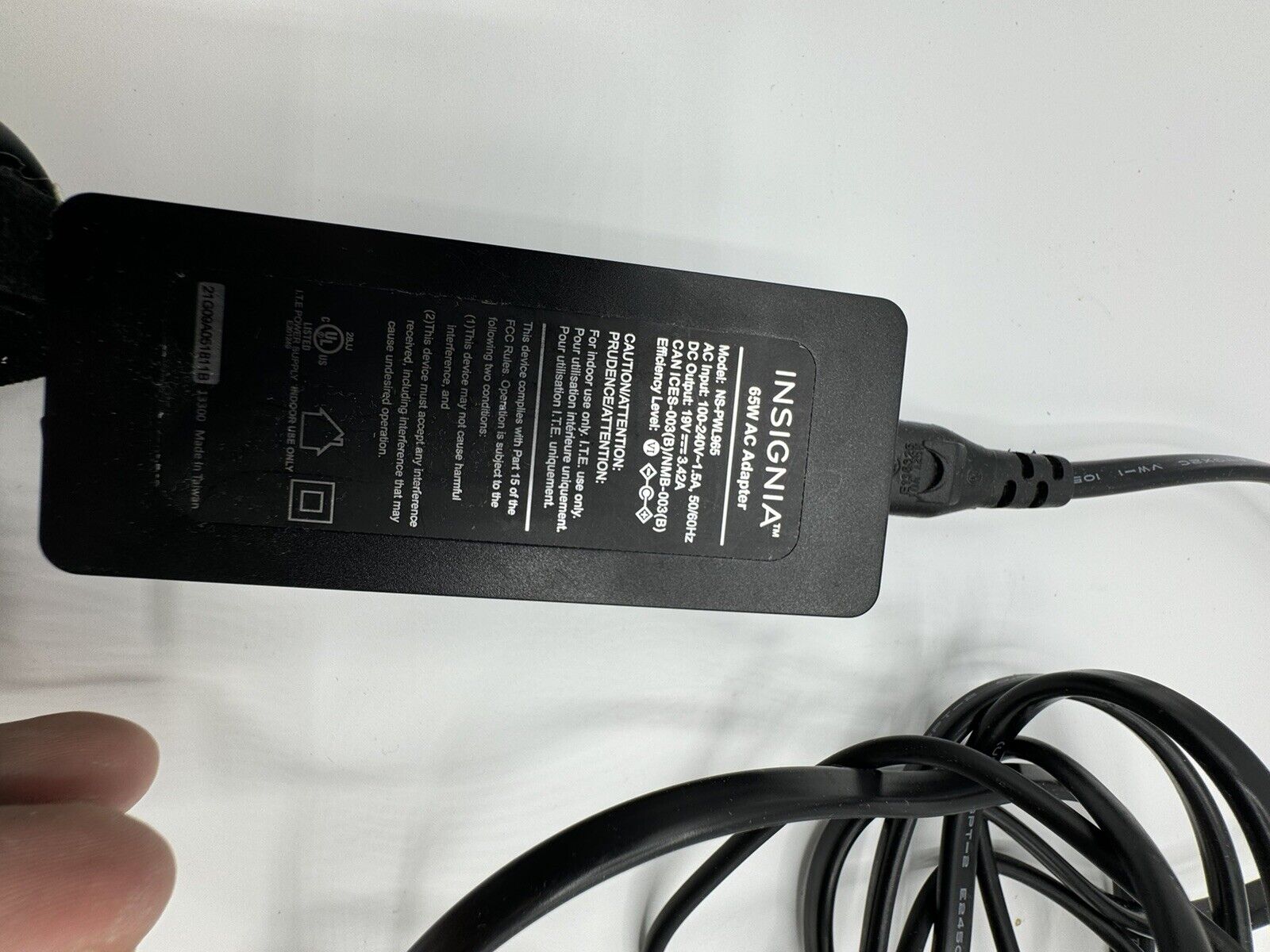 Insignia- Universal 65W Laptop Charger - Black (261534) - NS-PWL965 - USED NOTIP