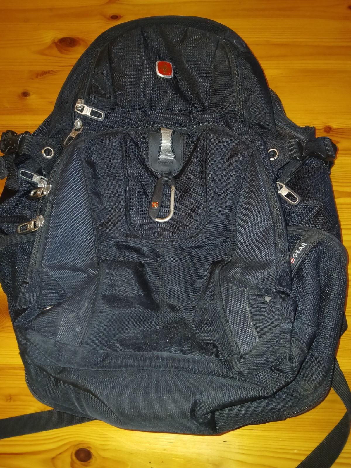 Swiss Gear 1900 Scan Smart Laptop Airflow Backpack Black Durable 