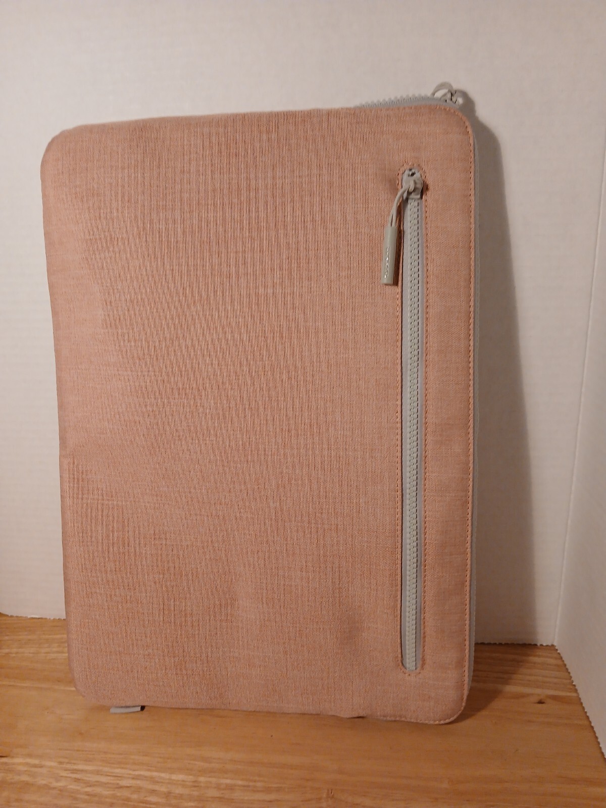 Incase 15" Laptop Neoprene Sleeve Universal & MacBook Pro Protective Slim Pink 