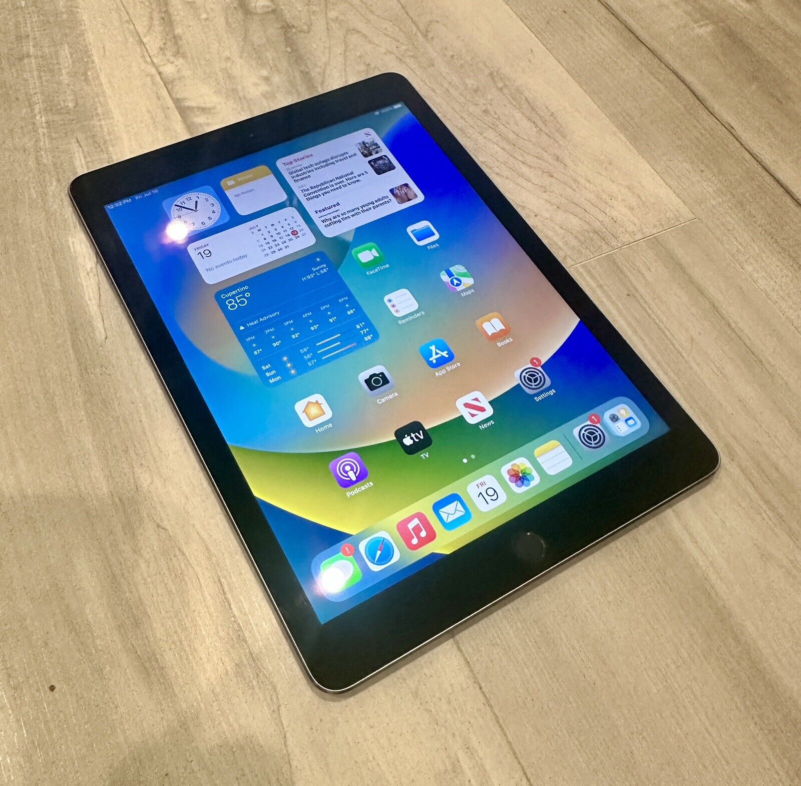 Apple iPad Pro 9.7, Wi-Fi, 32GB, Gray Color - 