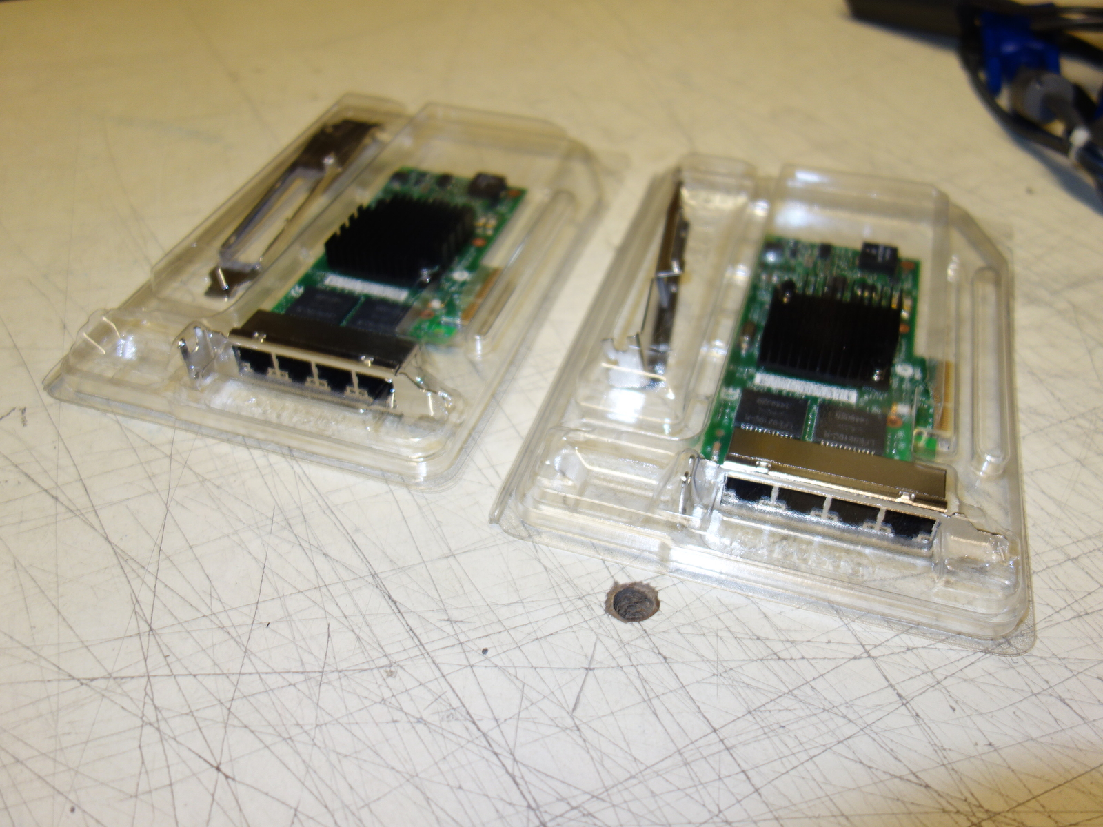 Lot of 2x * SUN ORACLE 7070195 QUAD PORT GIGABIT ETHERNET NETWORKING CARD * NEW