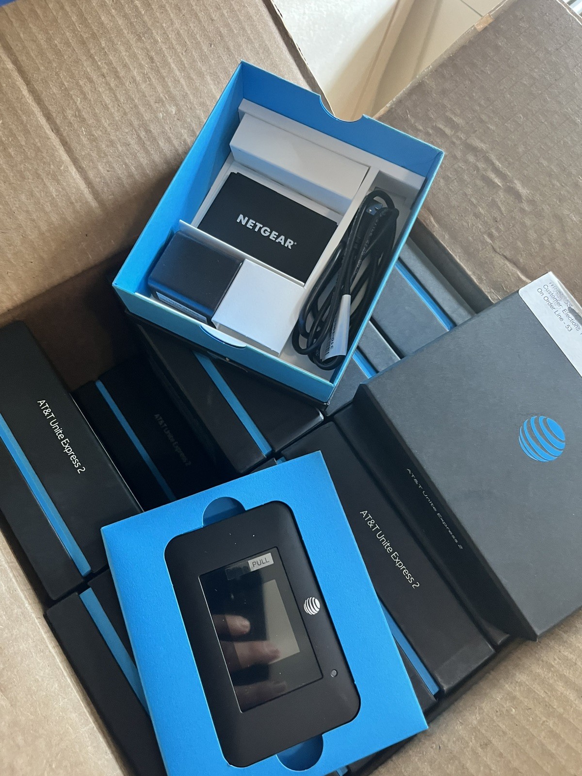 Lot of 205x - AT&T UNITE EXPRESS 2 AIRCARD 797S 4G LTE MOBILE WIFI HOTSPOT BLACK