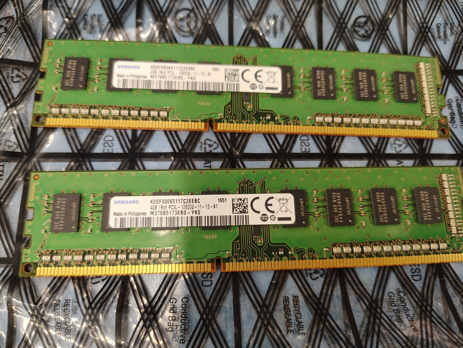 pair of Samsung 4GB DDR3 1600MHz (PC3-12800) RAM 4GB 