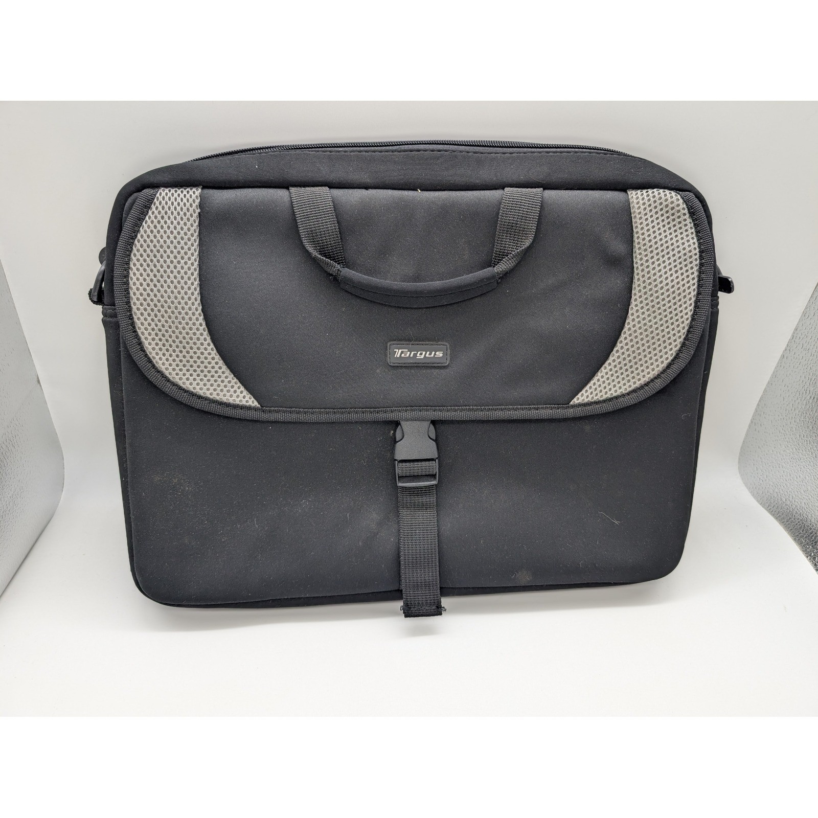 Targus Black Laptop Messenger Bag Briefcase Padded Shoulder Strap