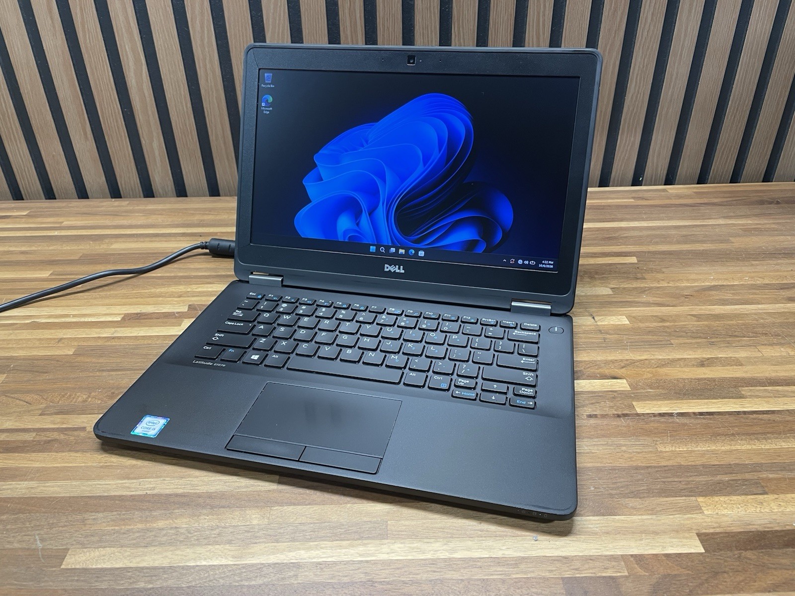 Dell Latitude E7270 12.7” i5-6300U 8GB 256GB SSD Intel HD 520 Win11Pro