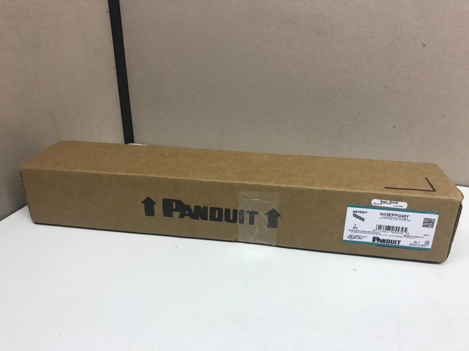 NEW Panduit NK5EPPG48Y NetKey Punchdown Patch Panel Cat5e Flat 48-port 2RU