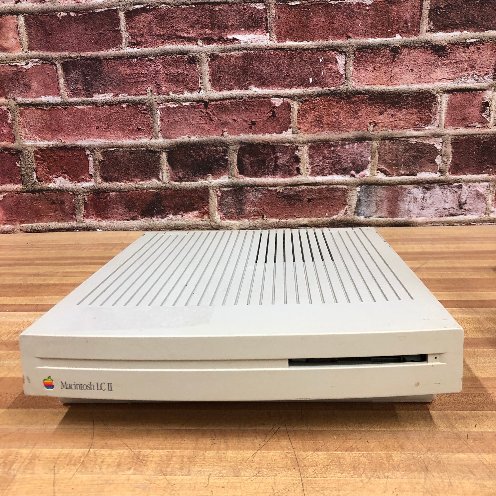 Vintage 1992 Apple Macintosh LC II M1700 Complete w/HDD - No Power
