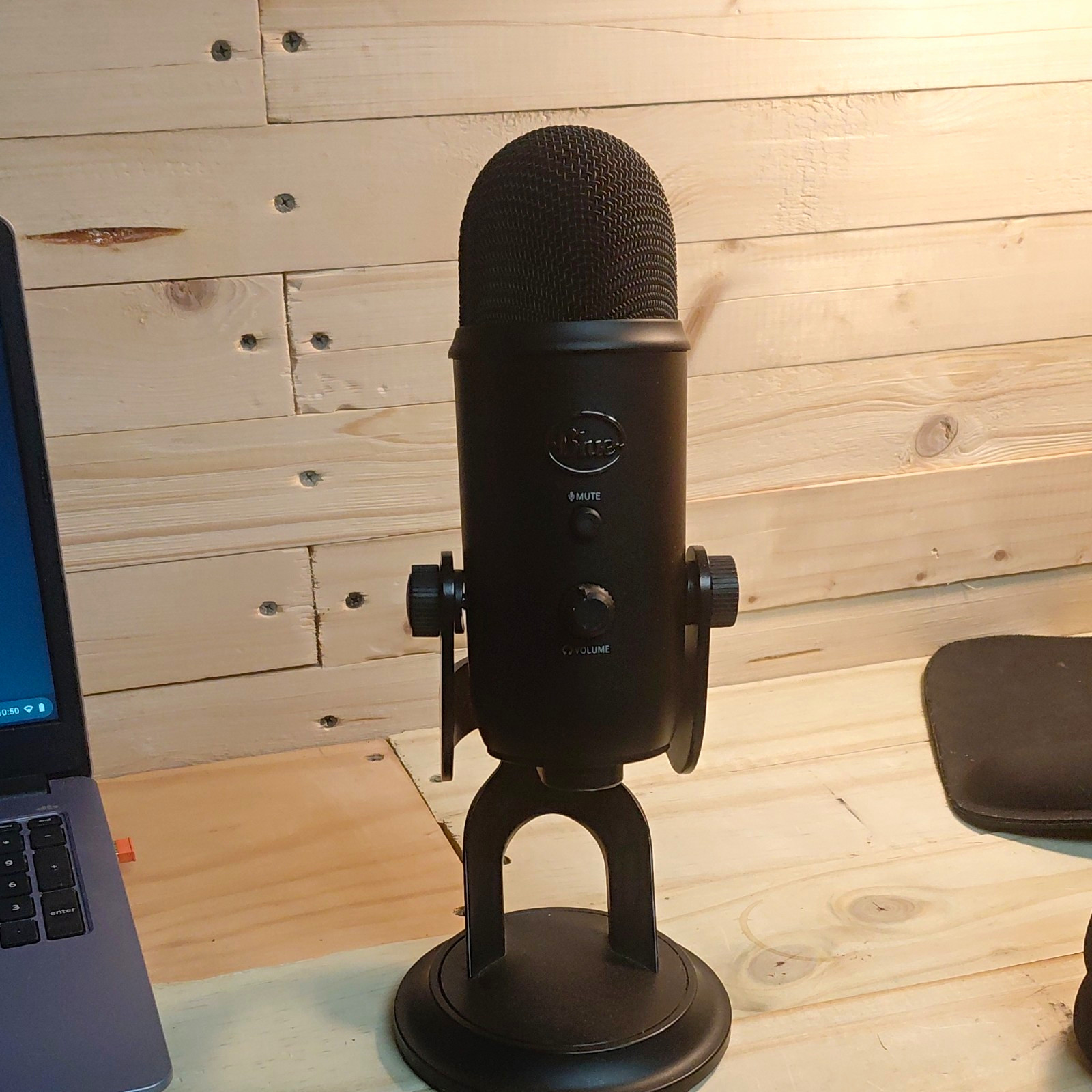 Blue Yeti Black USB Mic w Stand, Gain Control, Mute, Black Great Sound