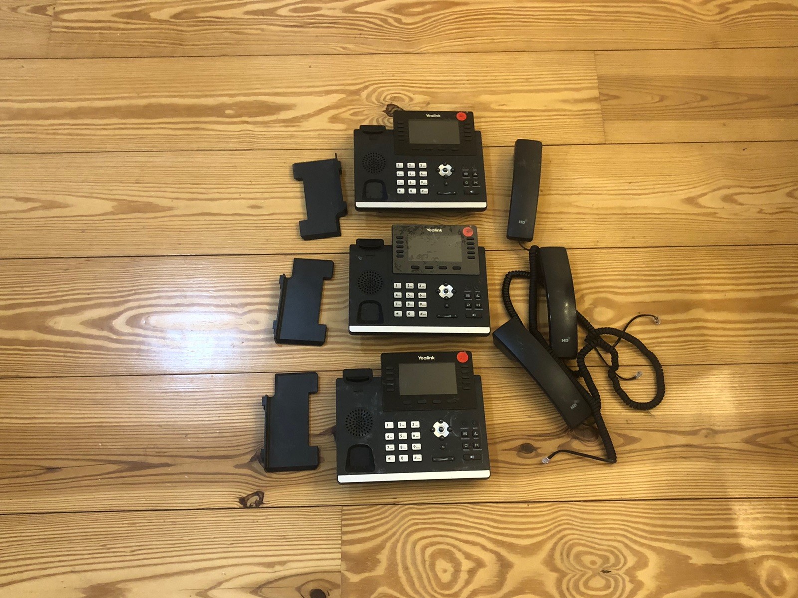 Lot of 3 Yealink SIP-T46U Ultra-Elegant Gigabit IP Phone READ DESCRIPTION