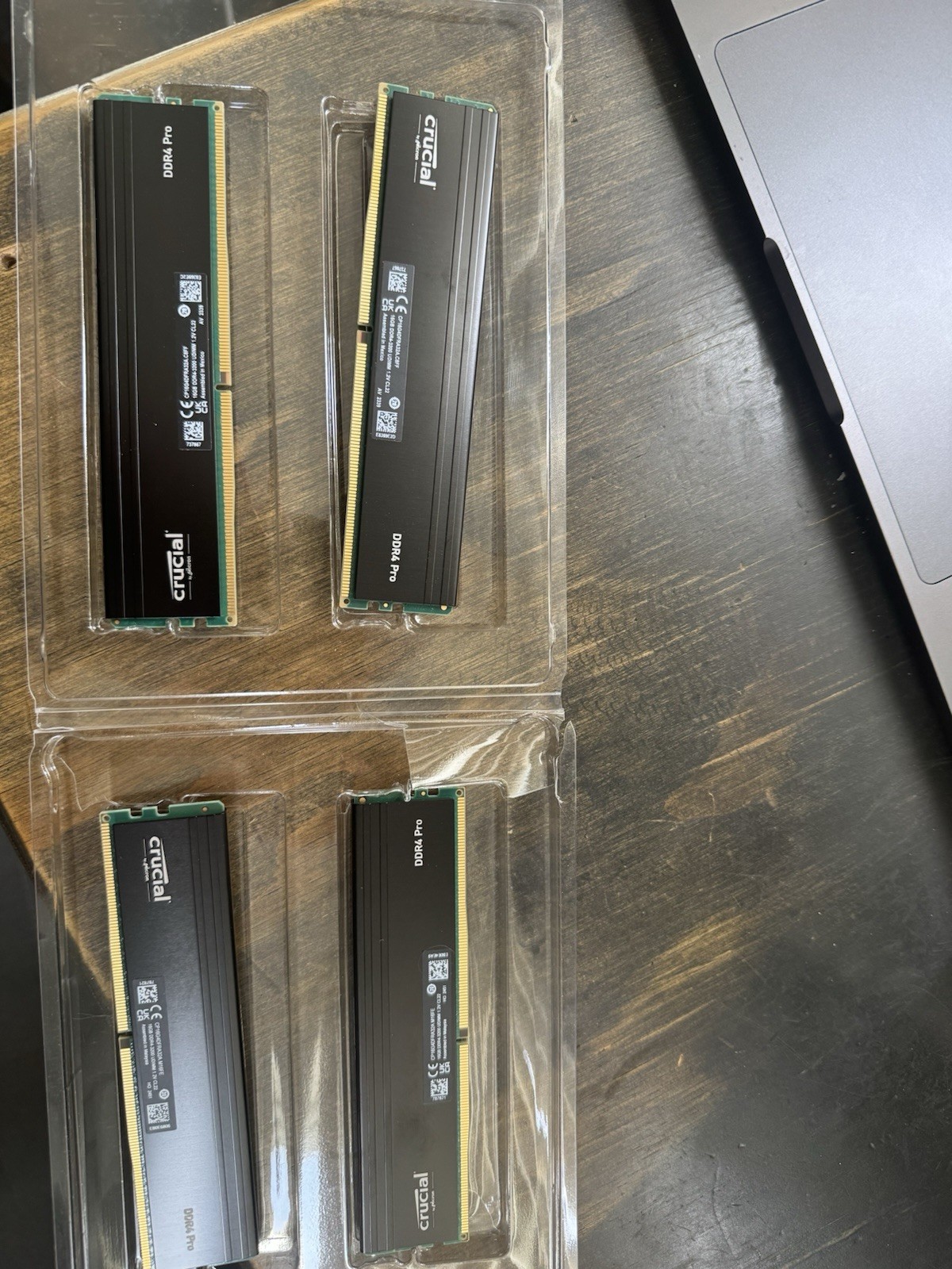 Crucial DDR4 Pro 64GB (4x16GB) DDR4-3200 UDIMM RAM 288-Pin Four Modules