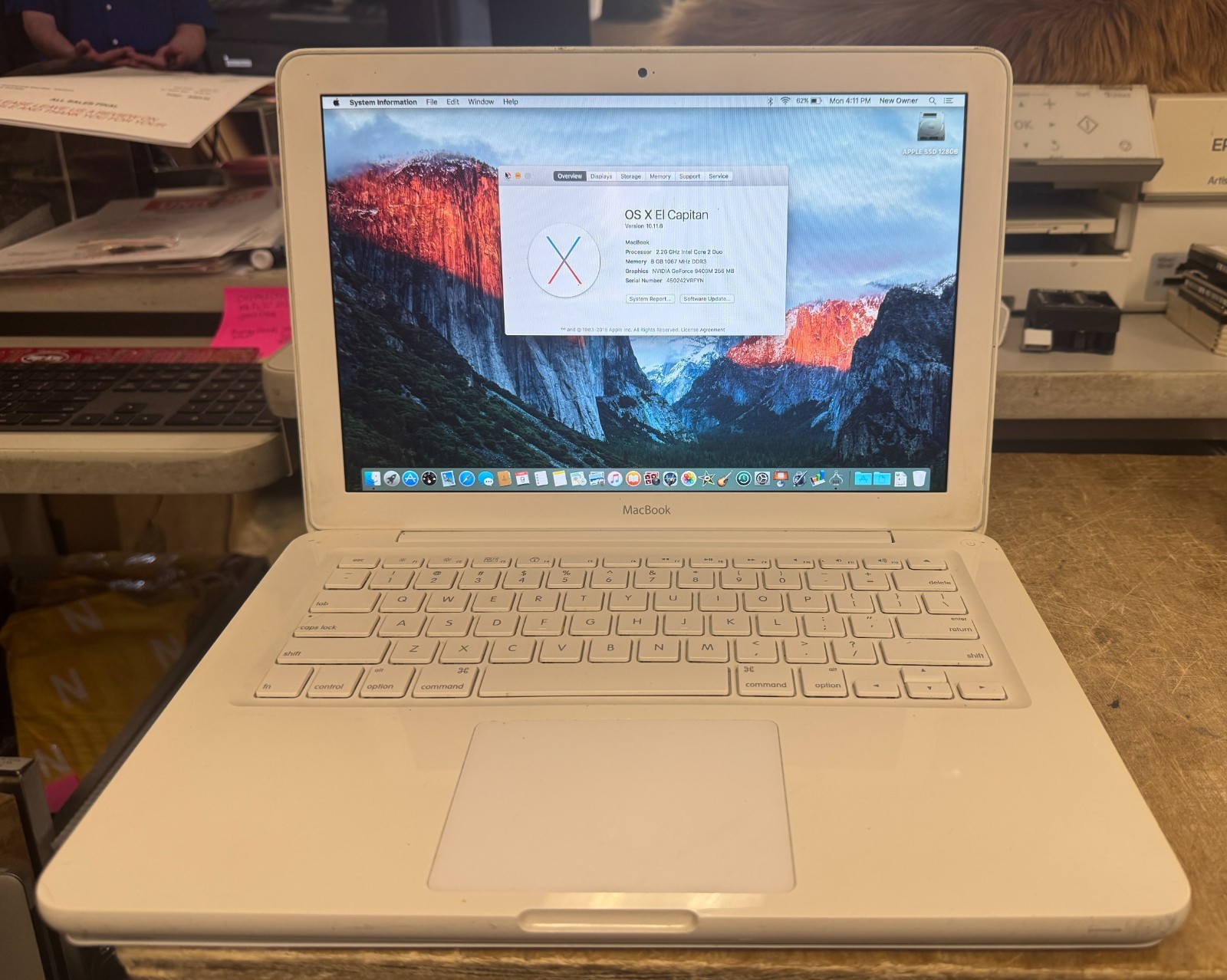 Apple MacBook 13-inch June 2010 2.26GHz Intel Core 2 Duo (MC207LL/A)