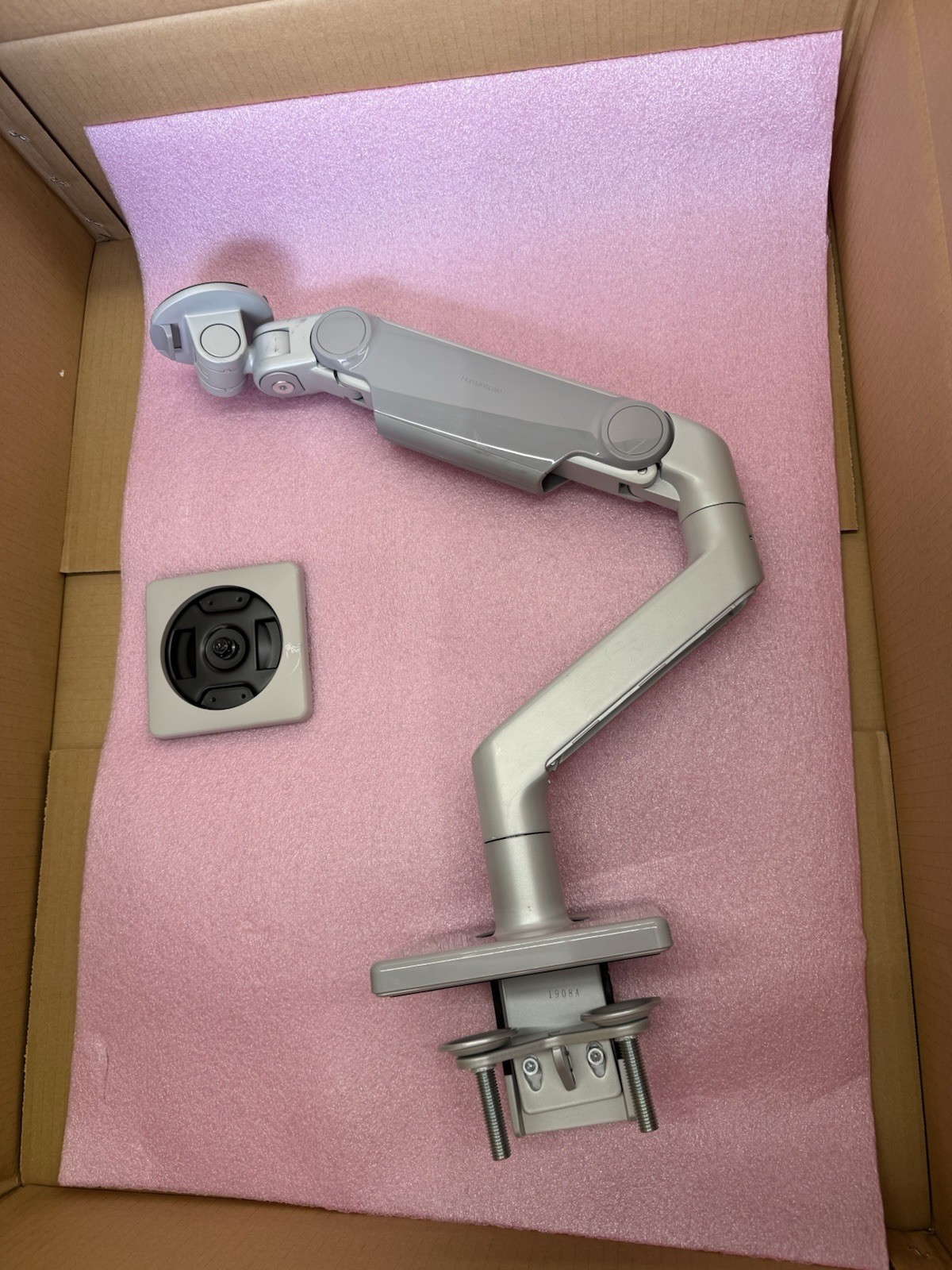 Humanscale M8.1 Adjustable Monitor Arm, Complete Set All Original Pieces Incl.
