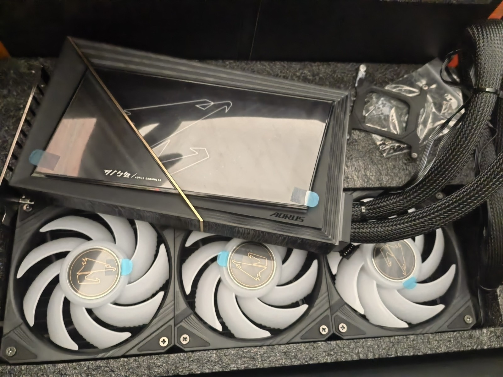 Gigabyte AORUS RTX 5090Waterforce AIO Cooler + PCB +  No GPU NO RAM+BOX
