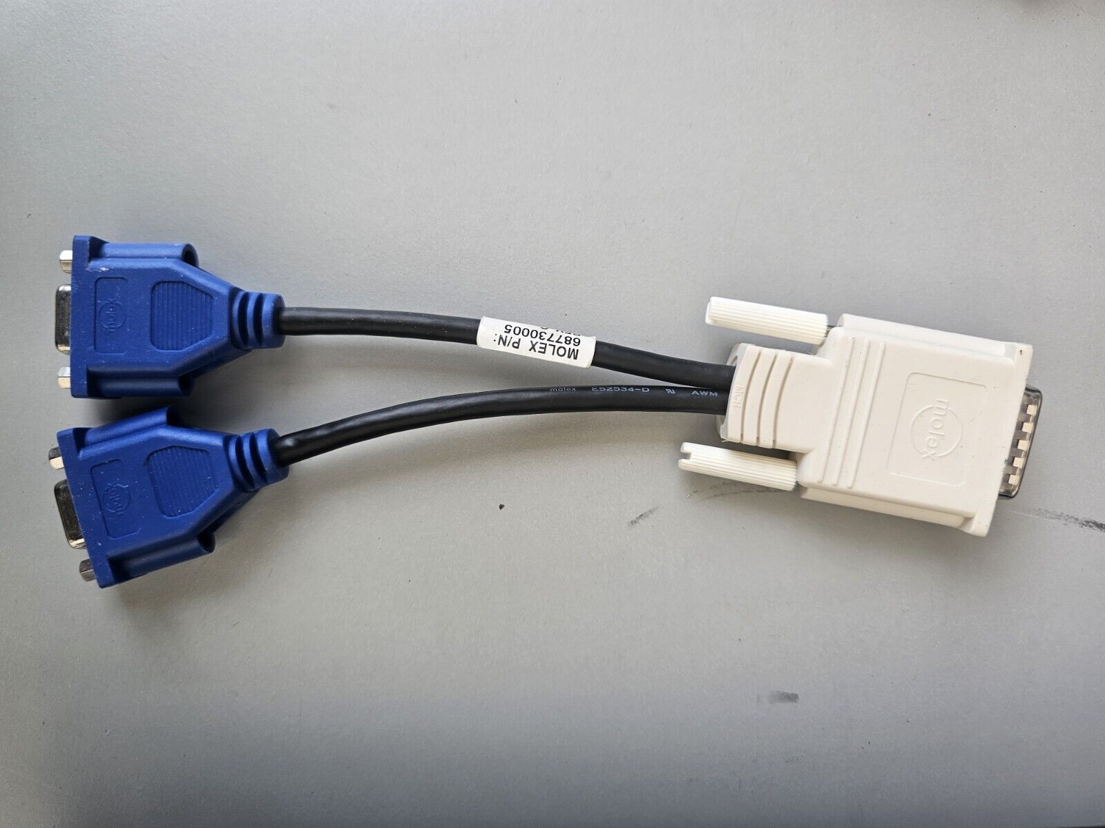 Video Y Splitter DMS-59 pin Male to Dual 15 pin VGA Female Cable Molex