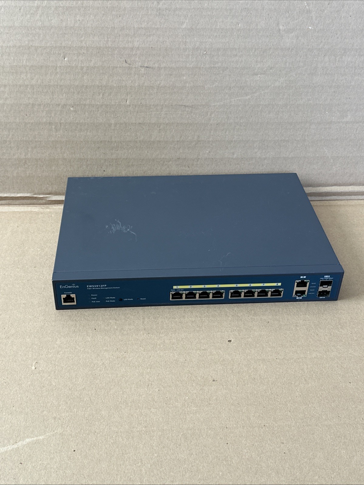 EnGenius EWS5912FP 1U Network 8Port Gigabit Switch