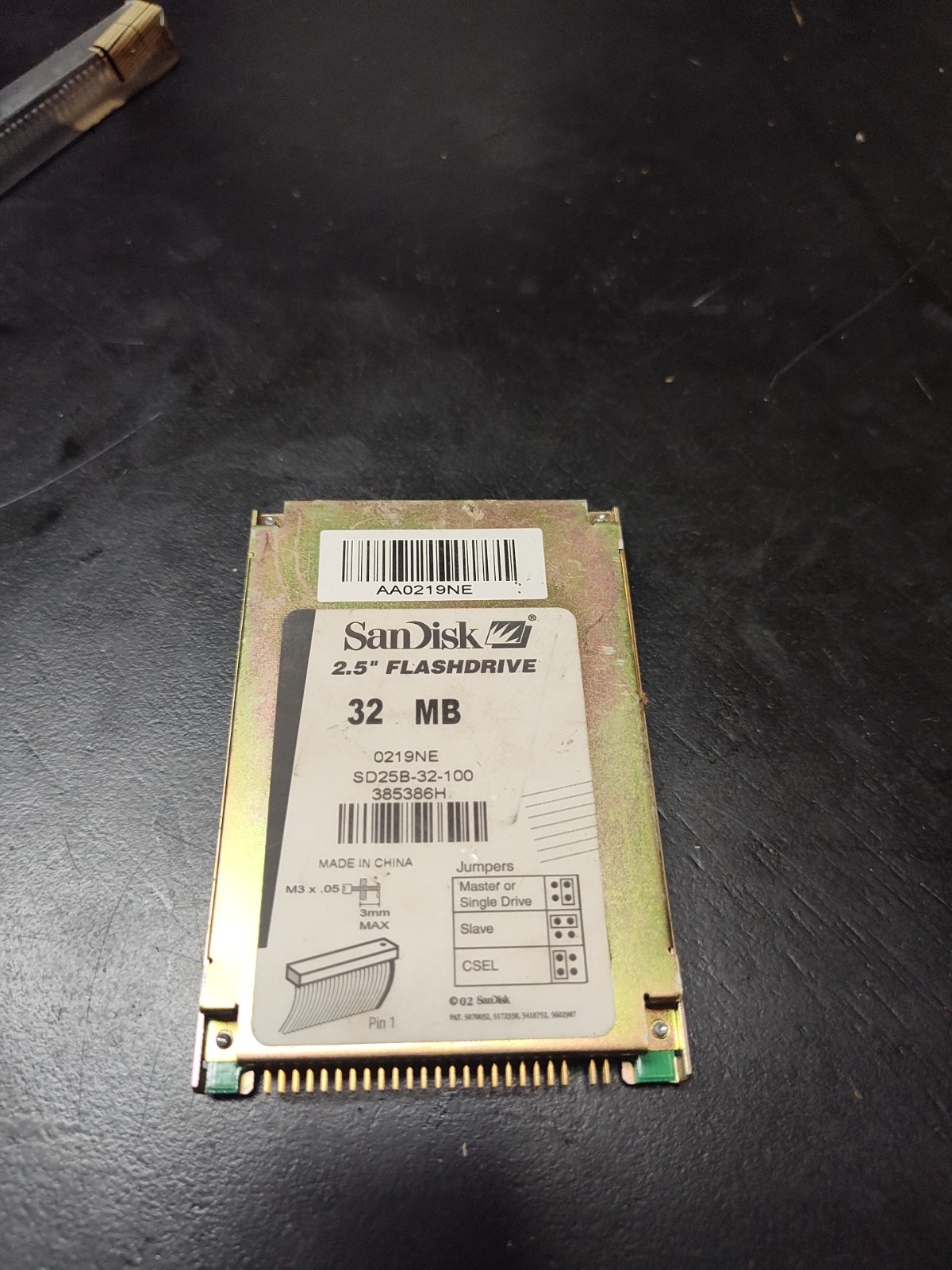 Vintage Sandisk 2.5" Flashdrive 44-Pin SD25B-32-100 32 Mb