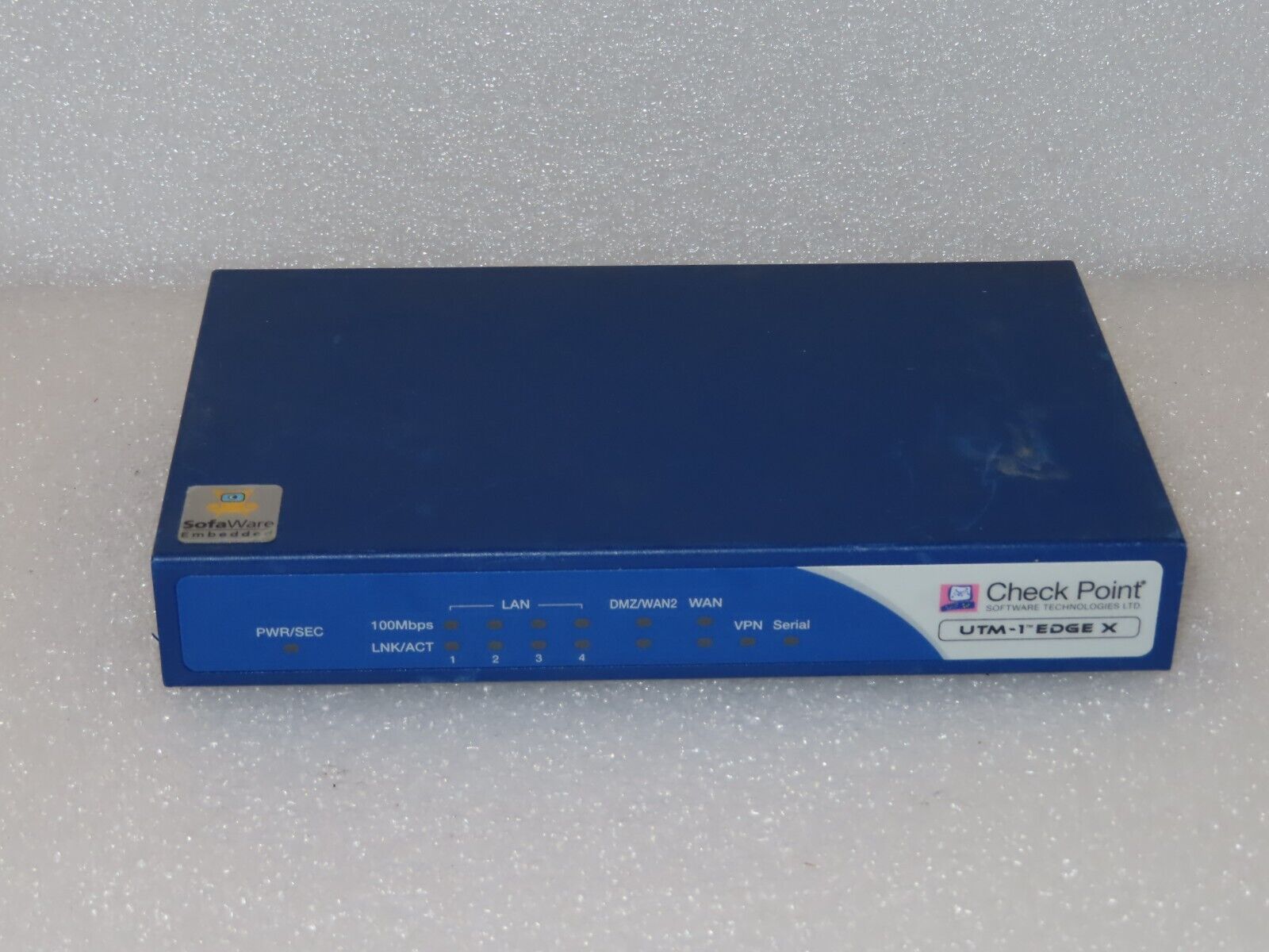 Check Point UTM-1 EDGE X Internet Security Appliance ** no adapter