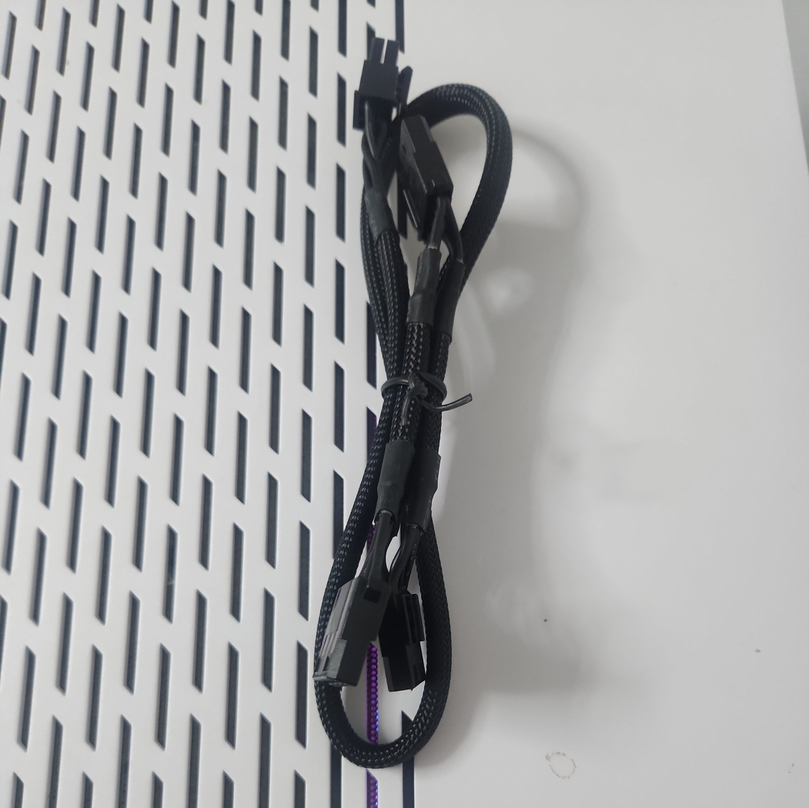 EVGA 6-pin to 3x 4-Pin Perif/Molex Connectors Single Cable 