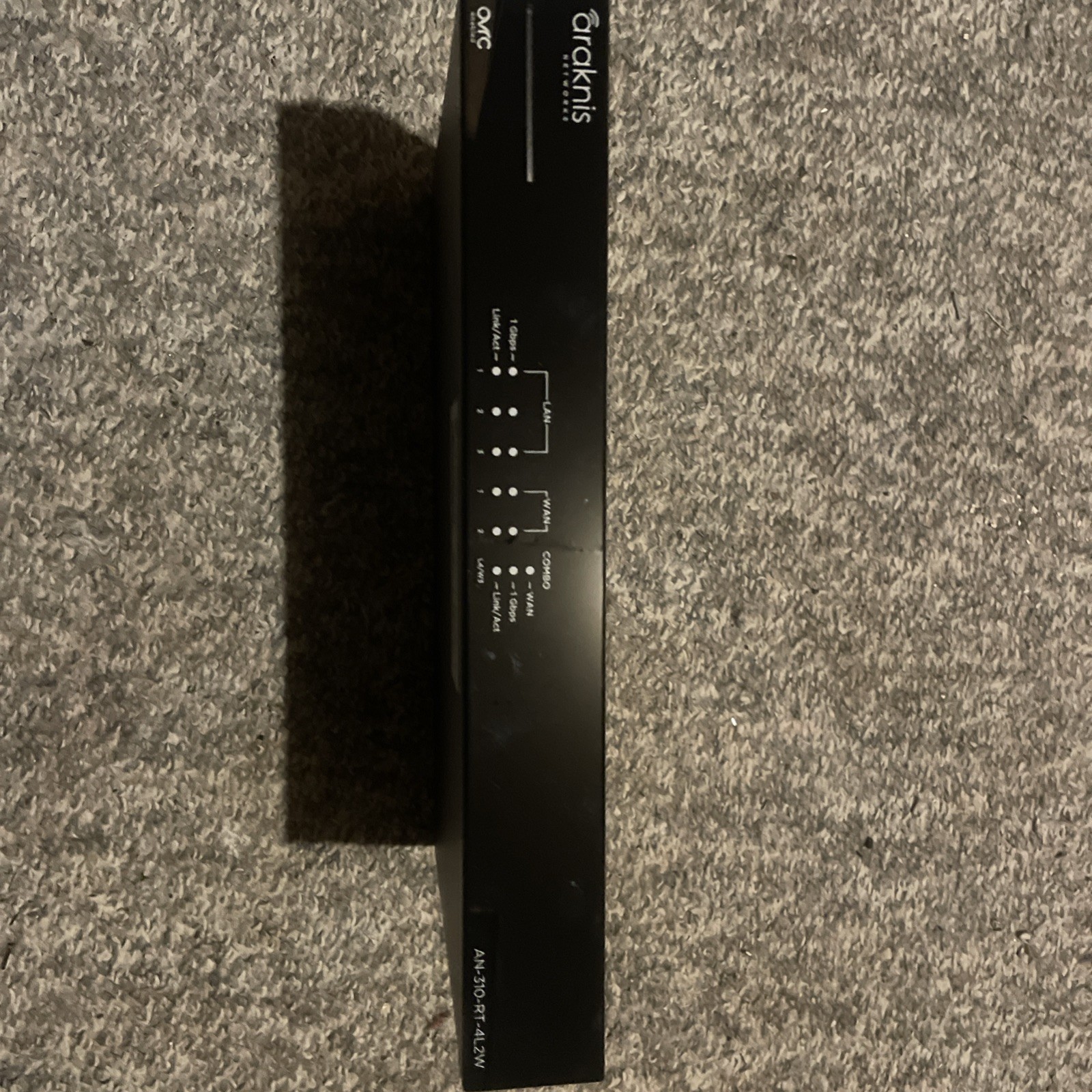 Araknis AN-310-RT-4L2W Router