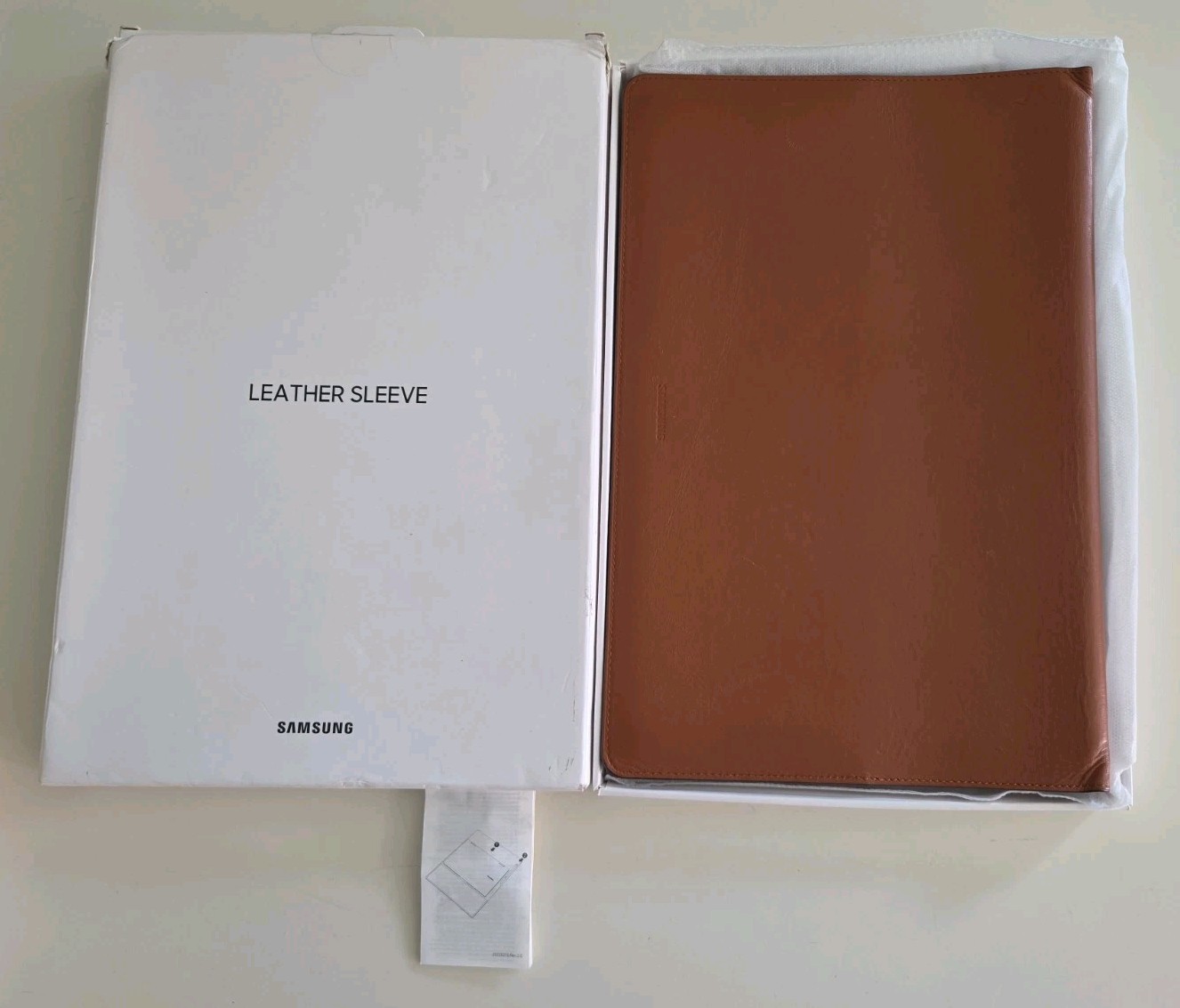 Samsung 13.3" Leather Sleeve for Galaxy/Mac laptop cover - Brown - 
