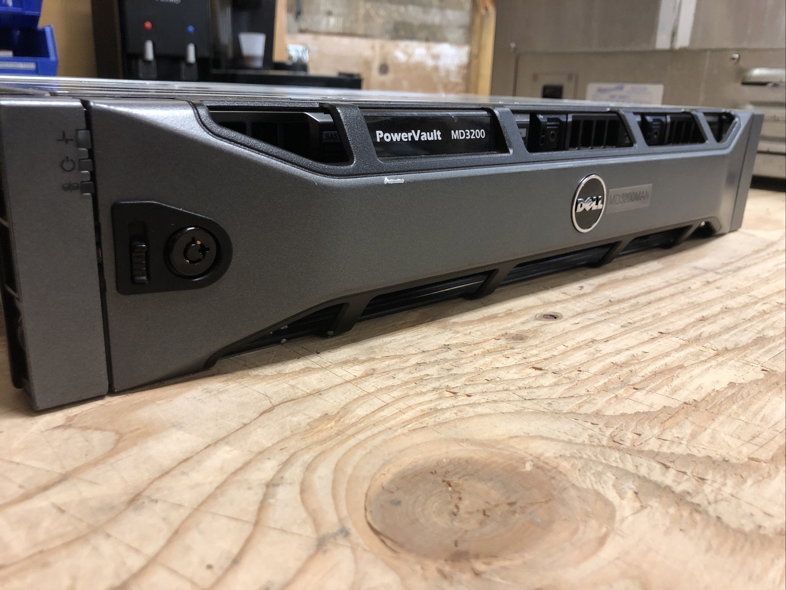 Dell PowerVault MD3200 E03J w/ 12x 600GB 15k SAS, Dual E02M, Dual Power-