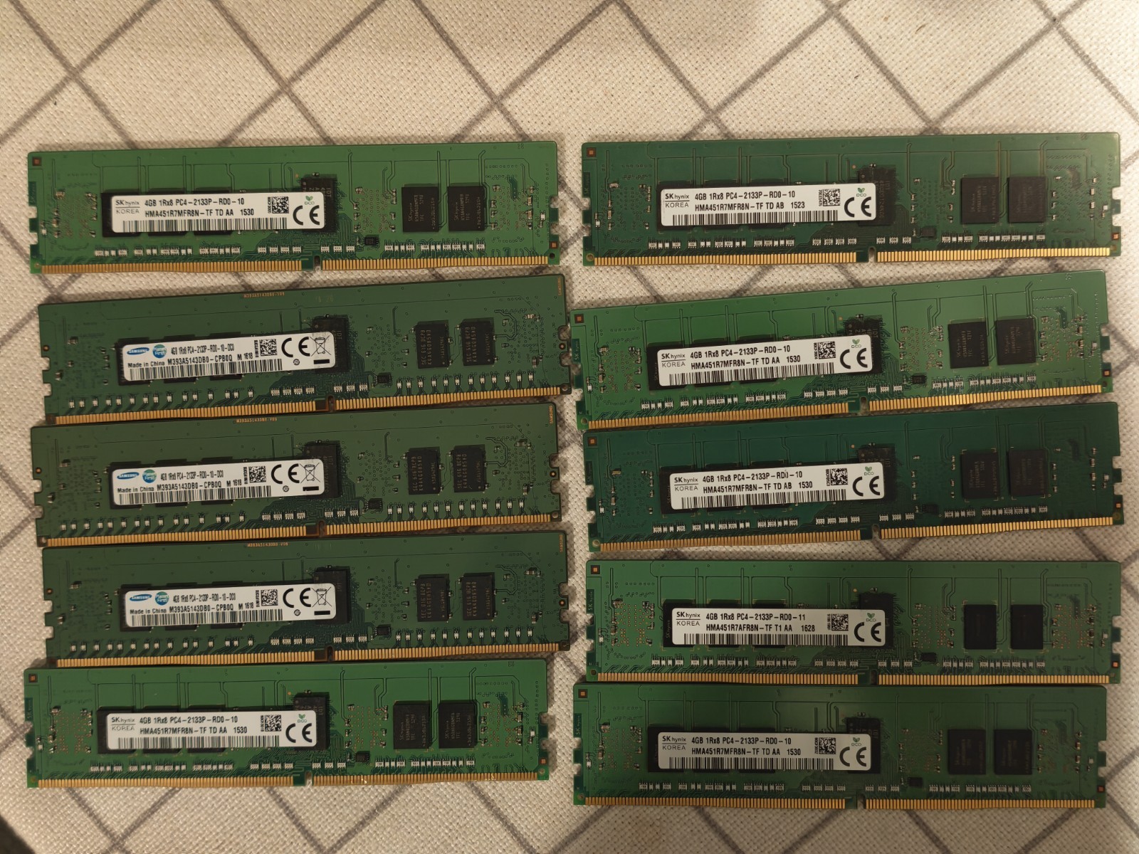 40GB (10x4GB) DDR4 1Rx8 PC4-2133P-RD0-10 Mix of 7x SK hynix + 3x Samsung memory