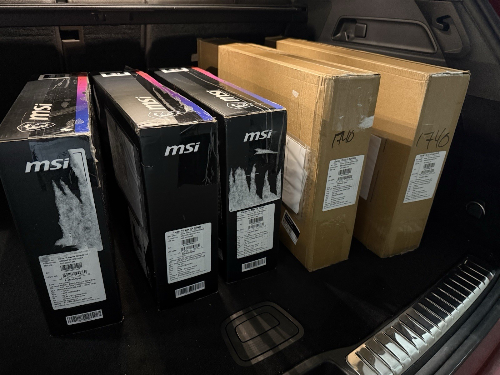 MSI Raider 16 Max HX 16" OLED Gaming Laptop Intel Ultra 9 32GB 1TB RTX 5070Ti