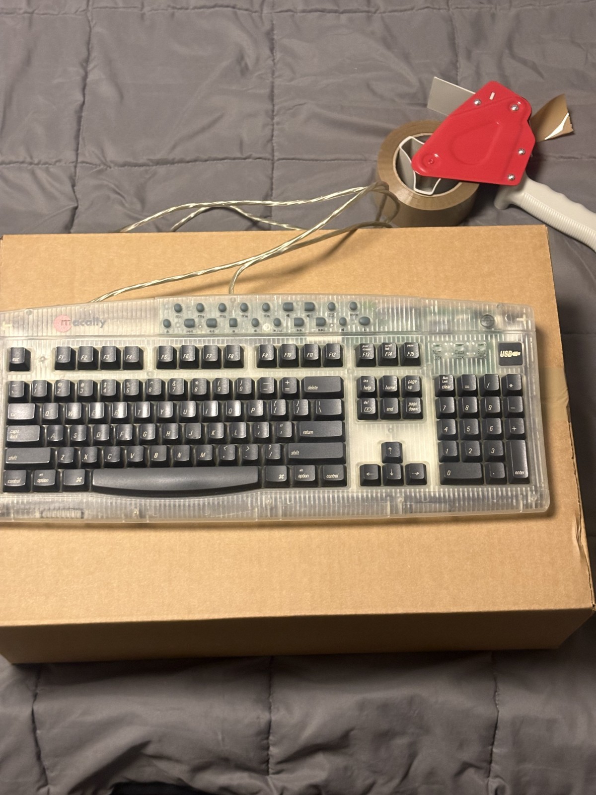 Macally Imediakey USB Multimedia Keyboard for Macintosh