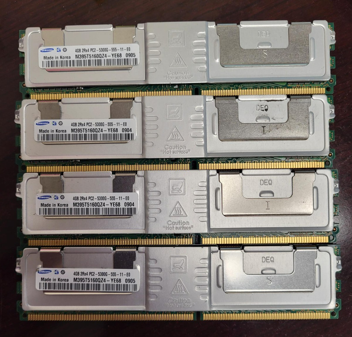 Samsung 4GB 2Rx4 PC2-5300G  RAM Fujitsu 511-1152-01 540-7701-01 KR M395T5160QZ4-