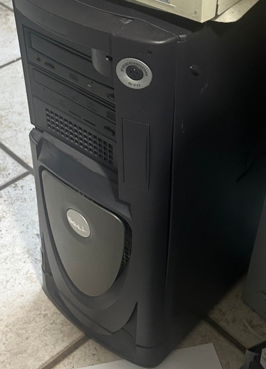 Dell Precision 670 workstation dual 3.4 GHz processors 4 Gigs ram