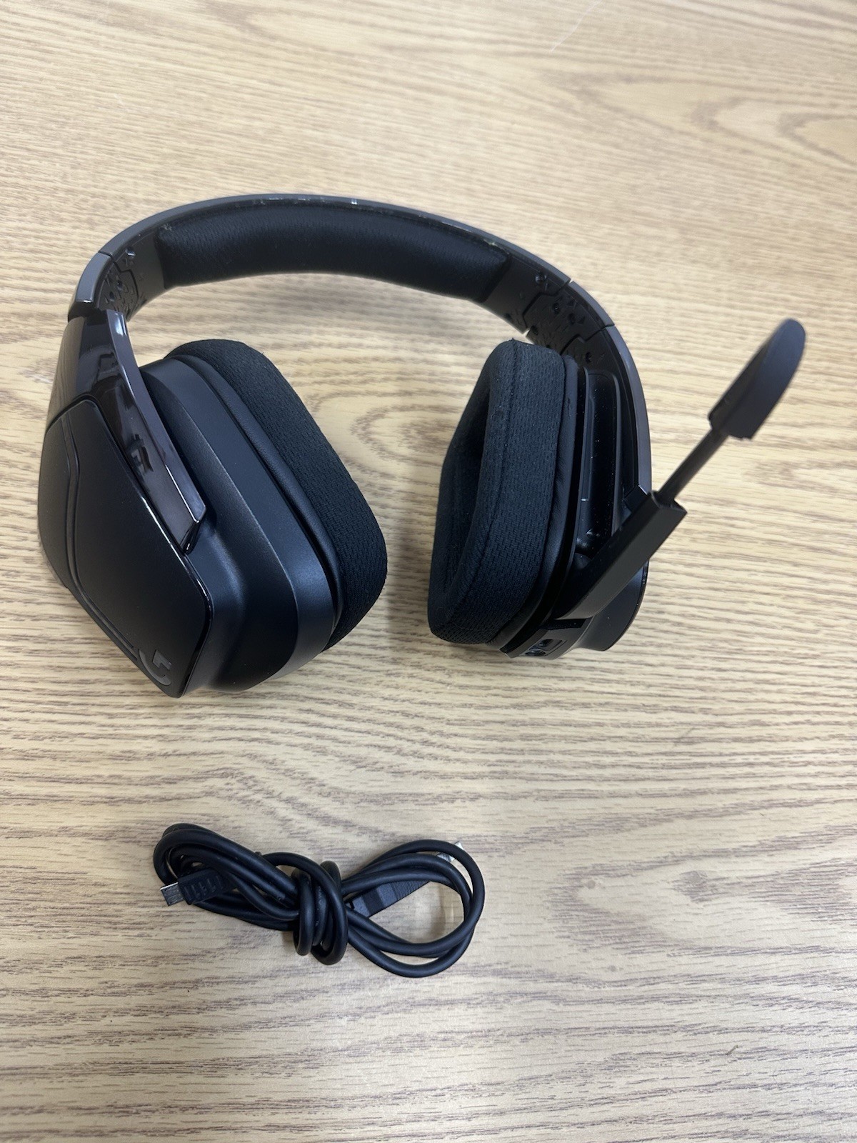 Logitech G635 LIGHTSYNC Surround Sound Gaming Headset - Black