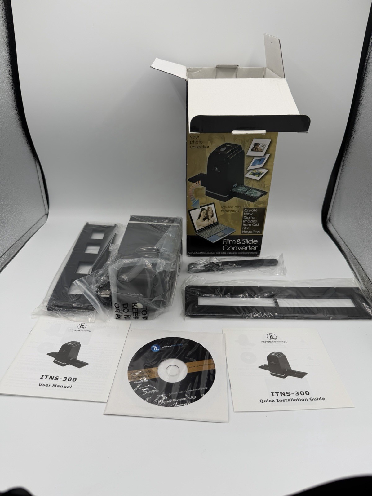 Innovative Technology ITNS-300 35mm Film & Slide Converter Scanner NEW Open Box