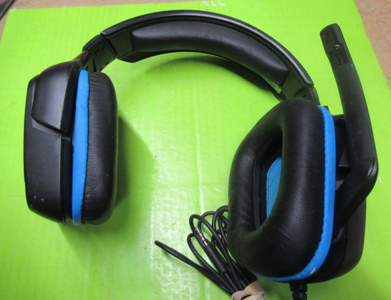 Logitech G432 3.5mm Wired Surround Sound Gaming Headset-Black/Blue