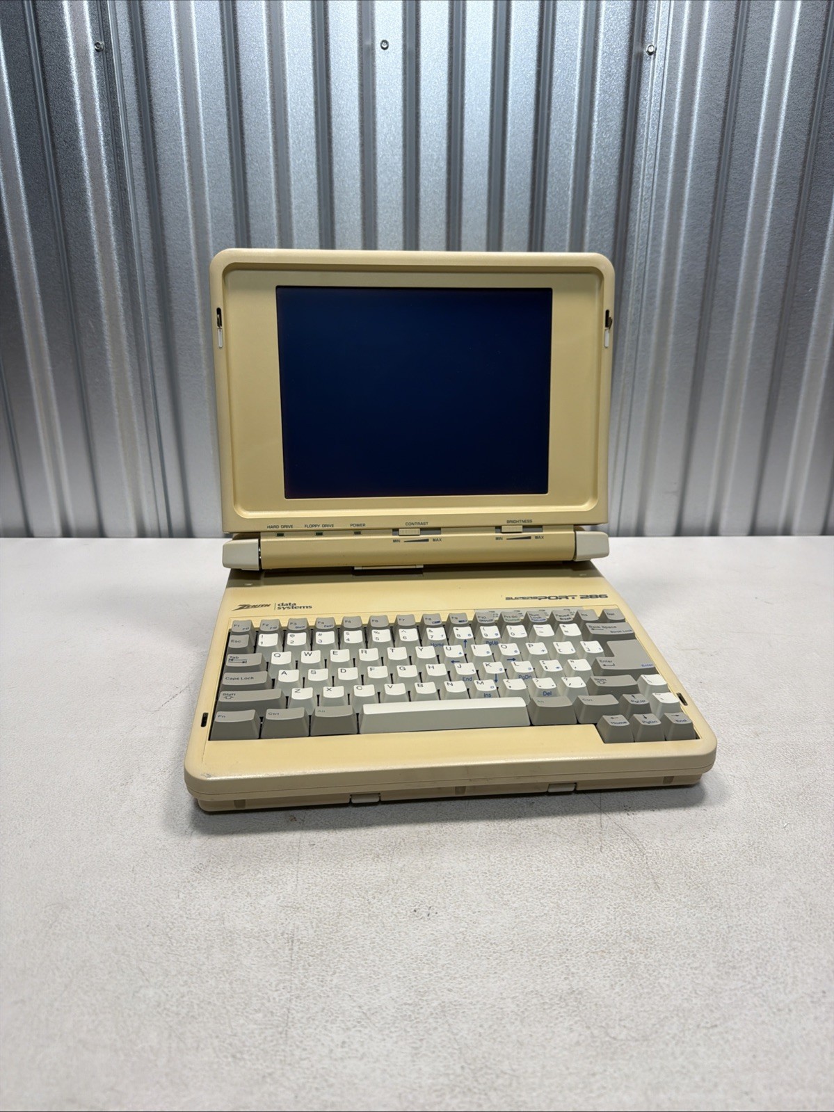 Vintage Zenith Data Systems SupersPort 286 ZWL-0200-02 - FOR PARTS ONLY