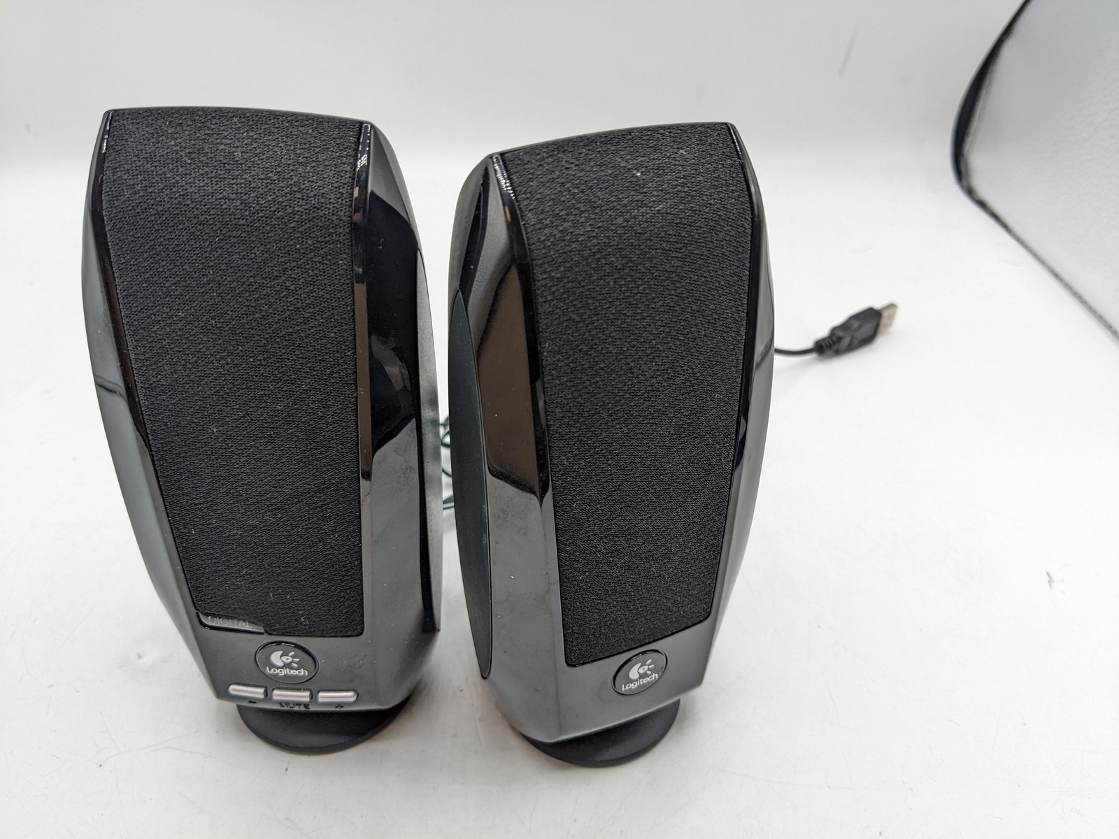 Logitech 980-000028 Black S150 USB 2.0 Speakers with Built-in Volume Control