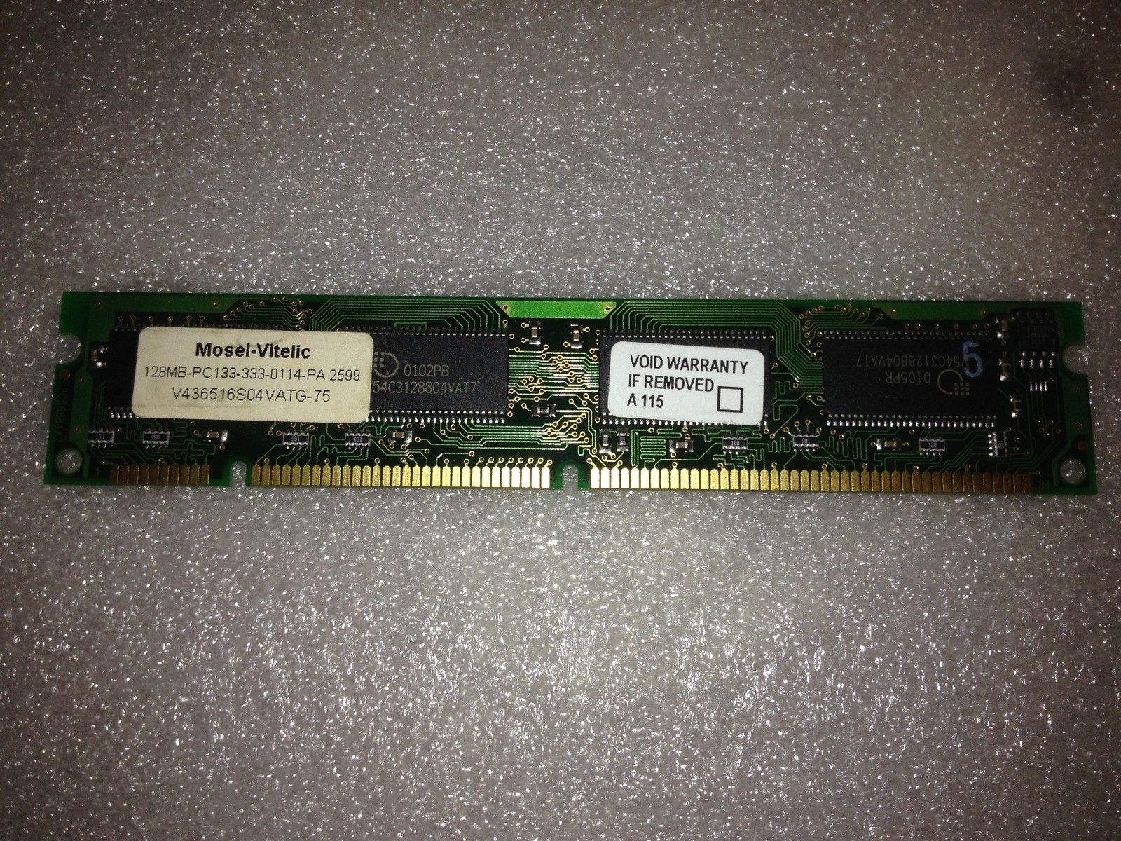 Mosel Vitelic V436516S04VATG-75 128MB PC-133 133MHz 168-Pin SDRAM Memory