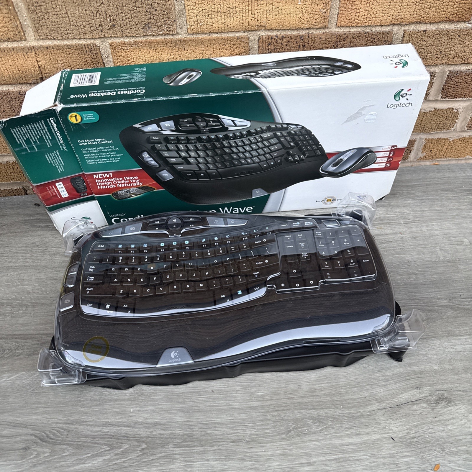 Logitech Cordless Desktop Wave Wireless Keyboard  Read
