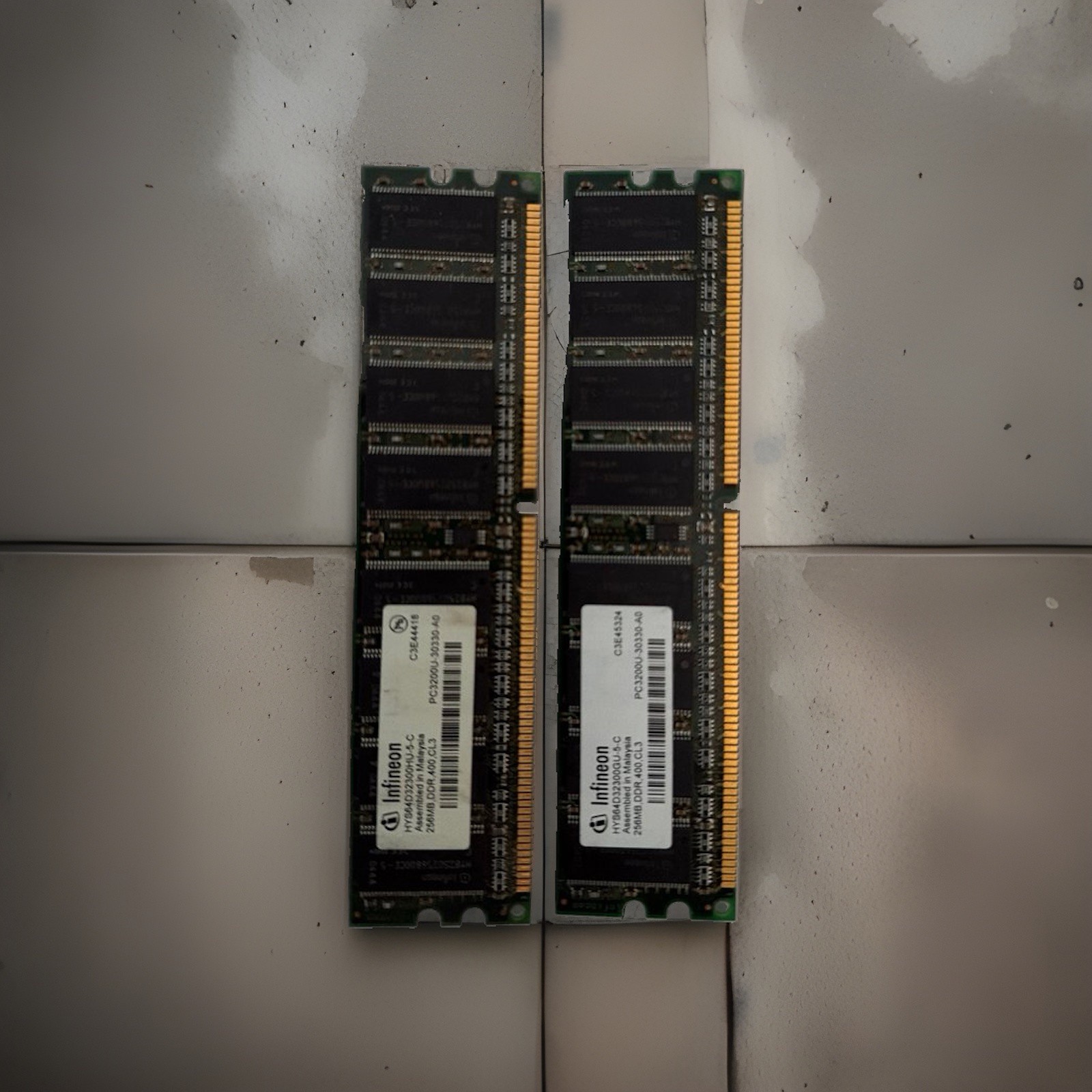 Infineon 256MB PC3200 DDR RAM Modules (2x)